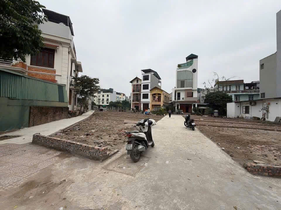 Ngọc Thuỵ  Đất vàng chỉ hơn 8 tỷ/slot  DT 51m² – MT 6m  Ô tô đỗ cổng  Kinh doanh tốt