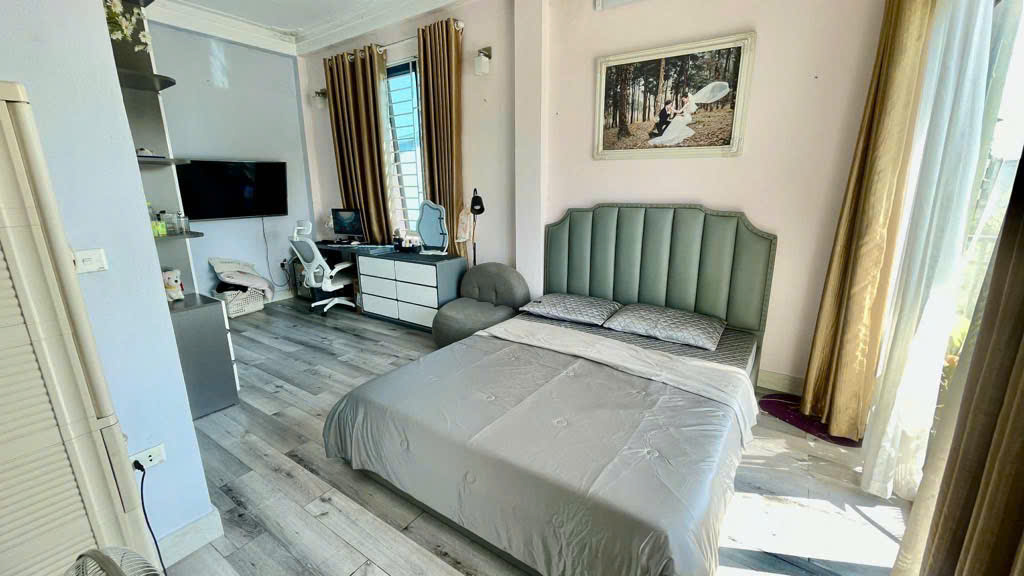 BÁN NHÀ GIA QUẤT LONG BIÊN,20M OTO TRÁNH,NGÕ NÔNG, NHÀ ĐẸP, 50M NHỈNH 9 TỶ TL