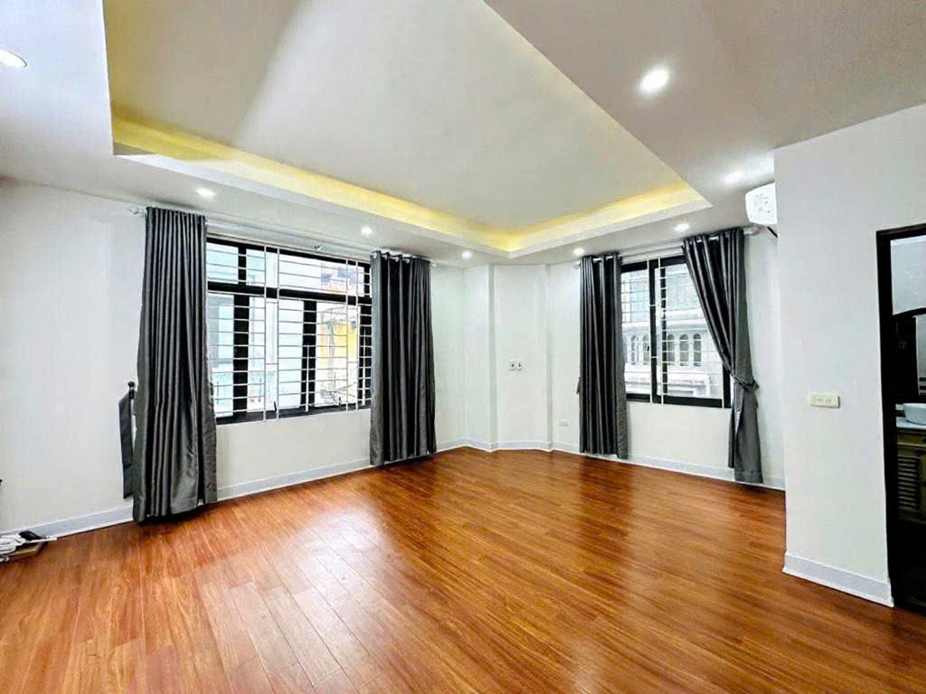 hoàng hoa thám 52m x5 tầng 12 tỷ lô góc,ngõ rộng 3m nở hậu ,gần ô tô tránh