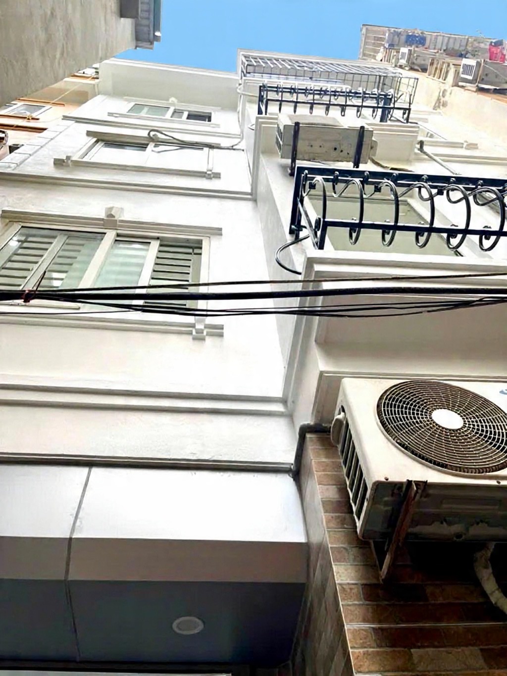 đào tấn 45m x4 tầng mặt tiền 5m7 chỉ 8,1 tỷ ngõ thông,dân xây,ba gác đua