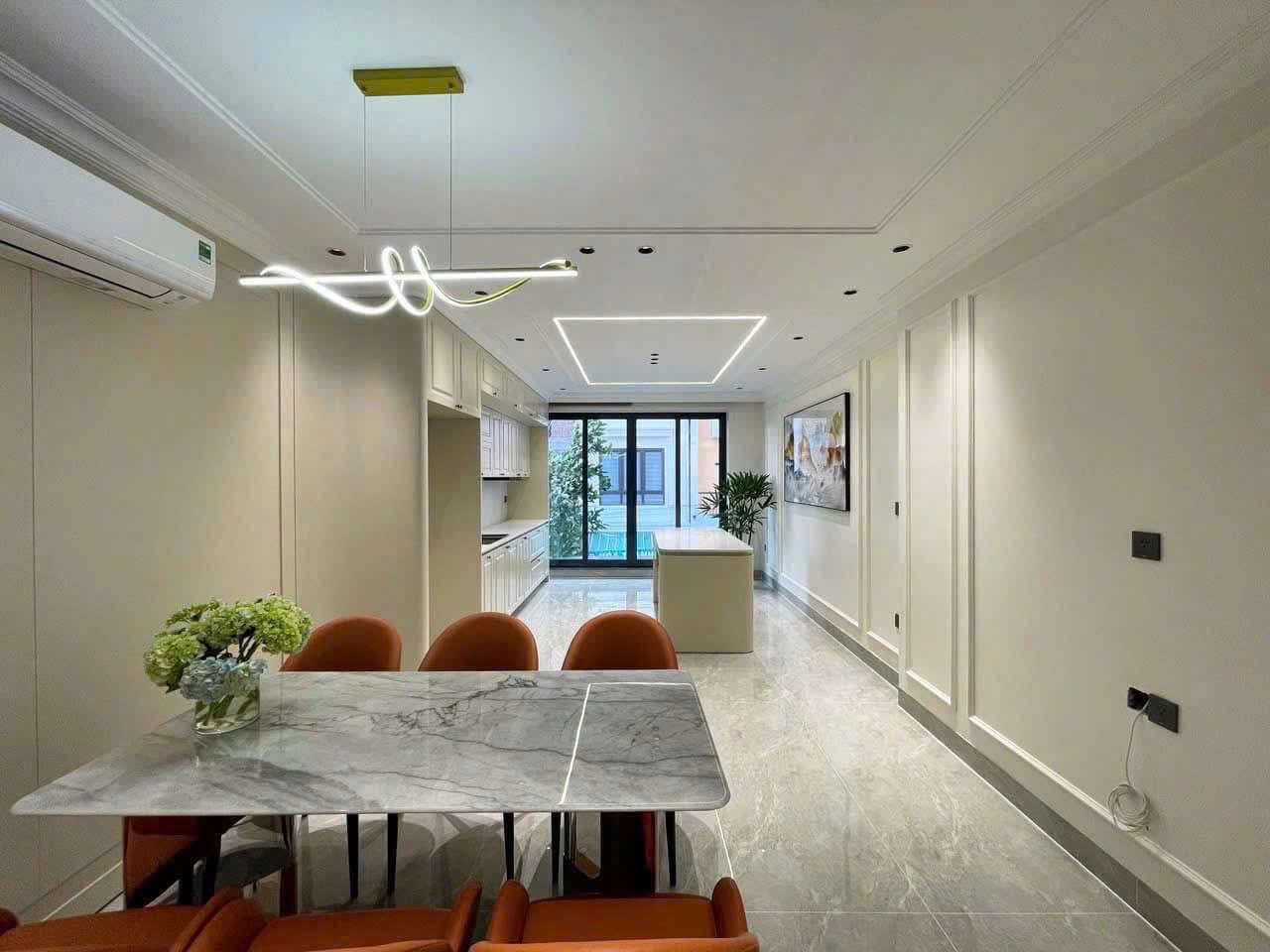 BÁN NHÀ THANH AM LONG BIÊN,ĐƯỜNG RỘNG OTO,THANG MÁY,THOÁNG SÁNG,40M NHỈNH 9 TỶ