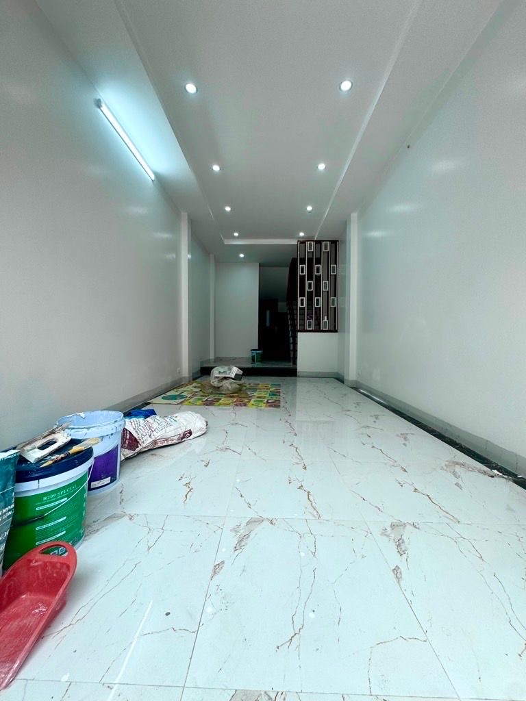 mặt phố hoa bằng 41m x5 tầng 16,2 tỷ full nội thất,vỉa hè,kinh doanh