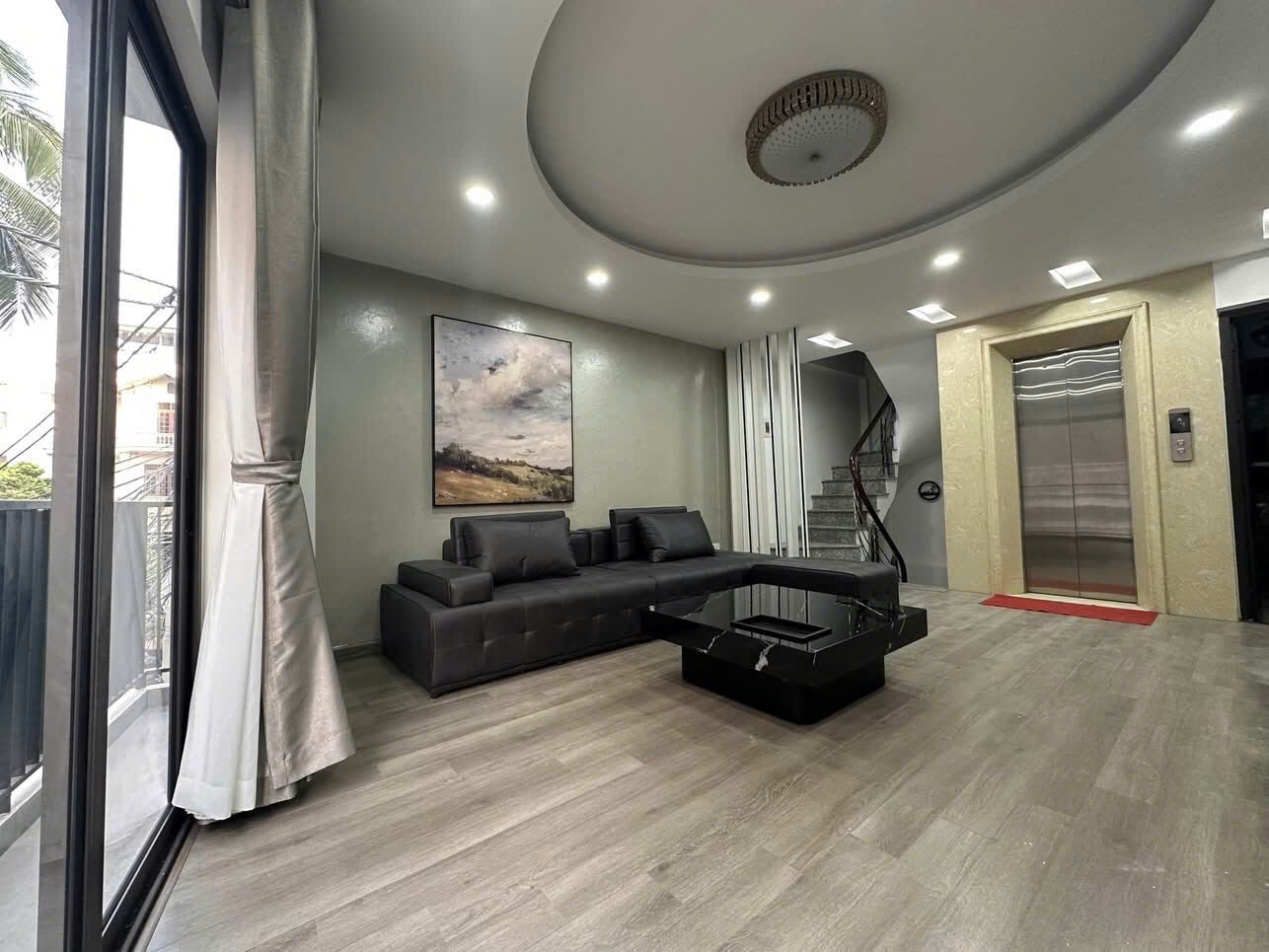 Chìa khoá trao nhà phố Bát Khối  DT 40m – MT 5m xây 6 tầng thang máy  Oto vào nhà  Hơn 11 tỷ