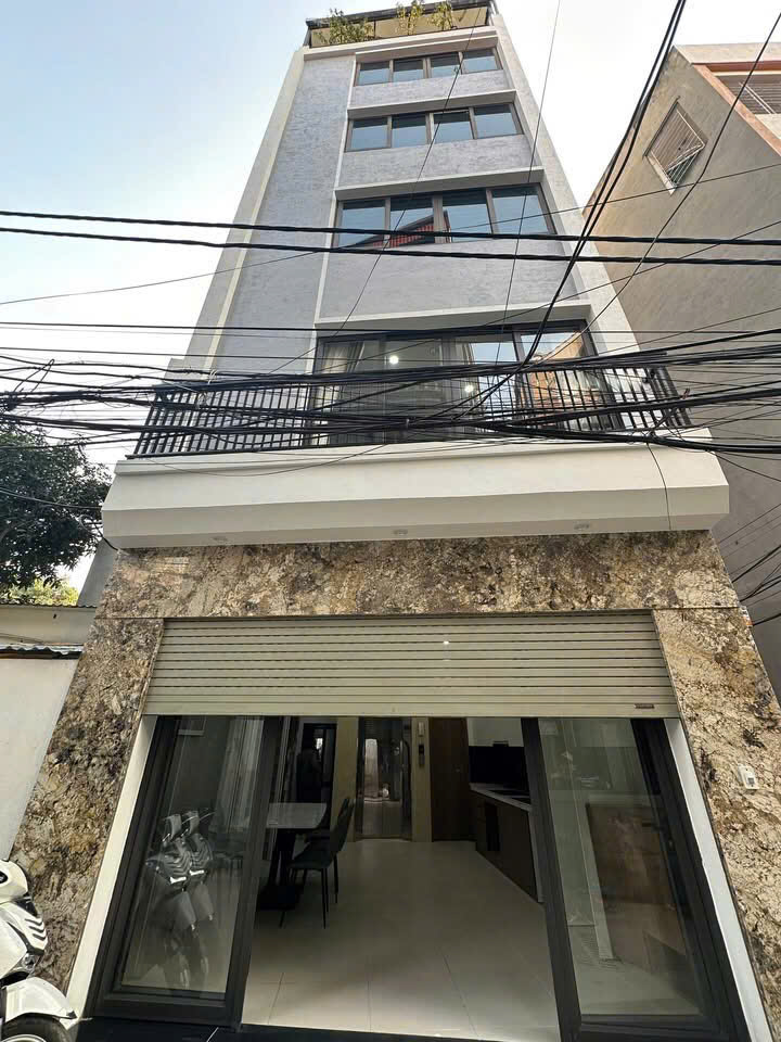 Chìa khoá trao nhà phố Bát Khối  DT 40m – MT 5m xây 6 tầng thang máy  Oto vào nhà  Hơn 11 tỷ