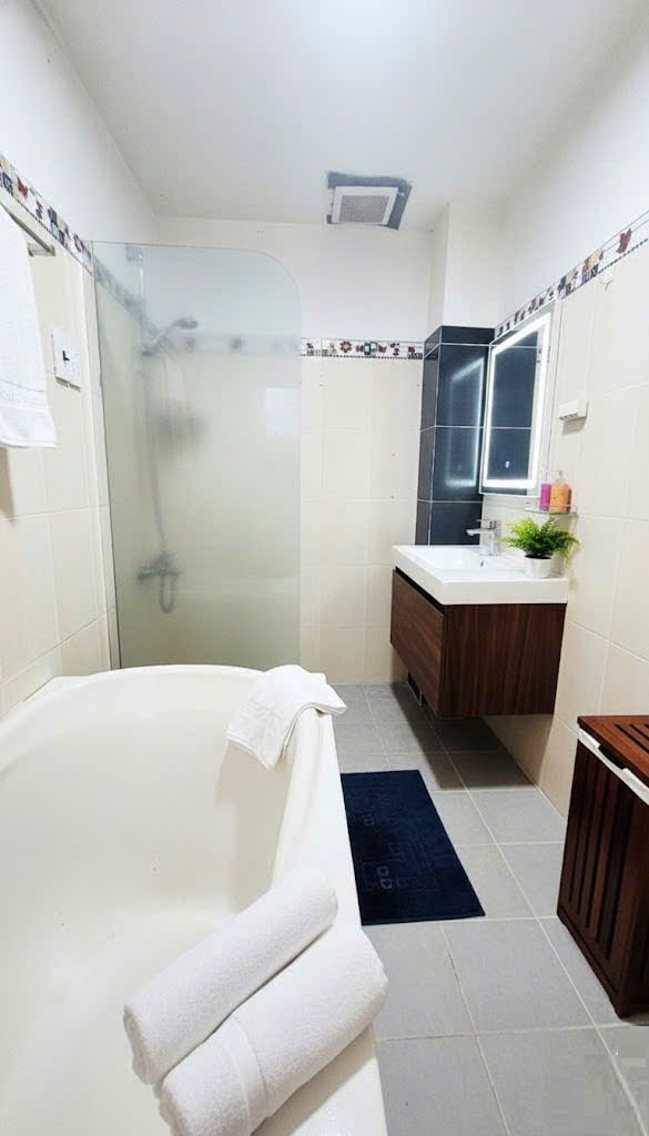 Nhà Lê Văn Sỹ – QUẬN 3 – 4 x 5.2 m – 5 Tầng– 5.5 tỷ