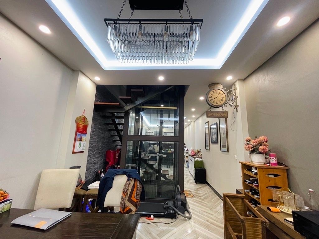 hoàng hoa thám 60m x6 tầng thang máy 18,9 tỷ-2 thoáng,full nội thất,dân xây,gần phố