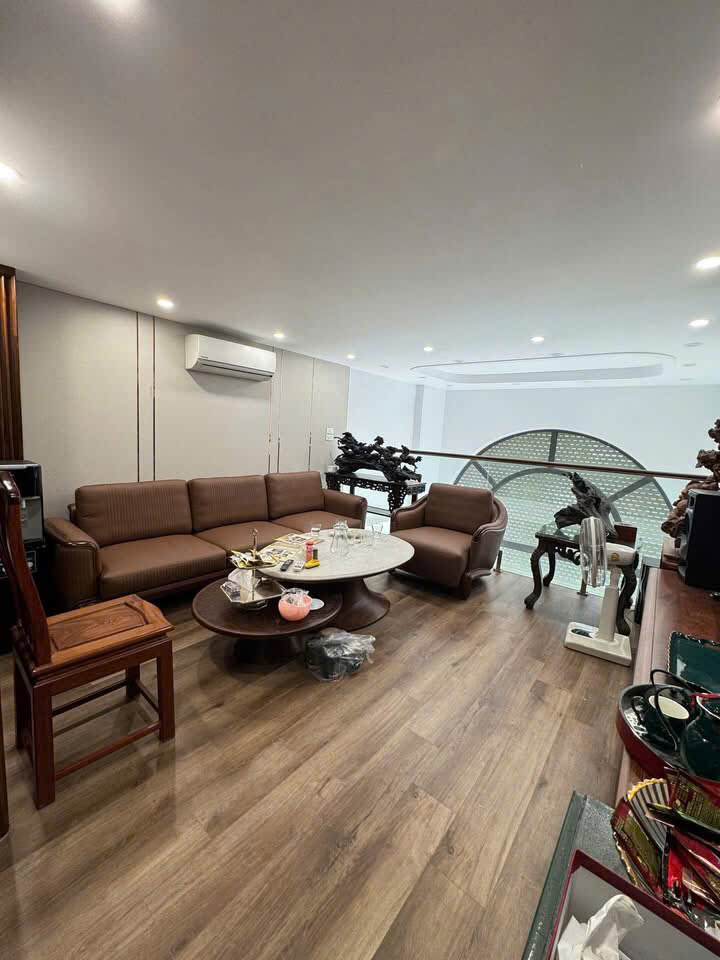 Nhà Mặt Phố  Đối Diện Bệnh Viện Tâm Anh  Kinh Doanh siêu đỉnh  Hơn 2x tỷ