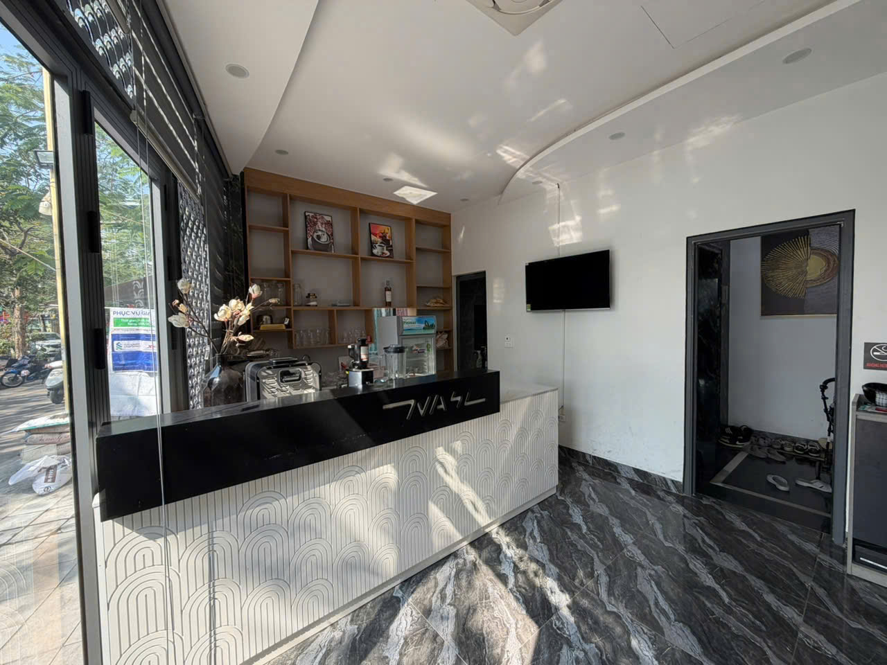 Cần cho thuê mặt bằng kinh doanh cà phê hoặc làm văn phòng tại Trung tâm Đống Đa, Hà Nội.