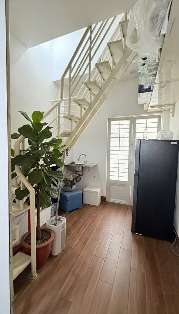 Nhà hẻm Ô tô Đồng Nai – QUẬN 10 – 3 x 8 m – 5.95 tỷ – Ẩm Thực Bên Từng Bước Chân