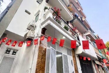 hoàng hoa thám 38m x4 tầng 13,5 tỷ lô góc,ô tô,kinh doanh,20m ra phố