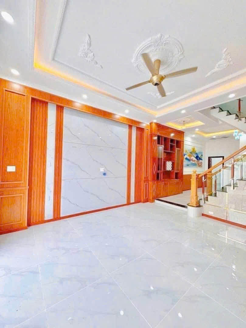 Bán nhà 2 Tầng P.Biên Hòa,SHR đường nhựa 2 ô tô,gần Cầu Hang,giá rẻ