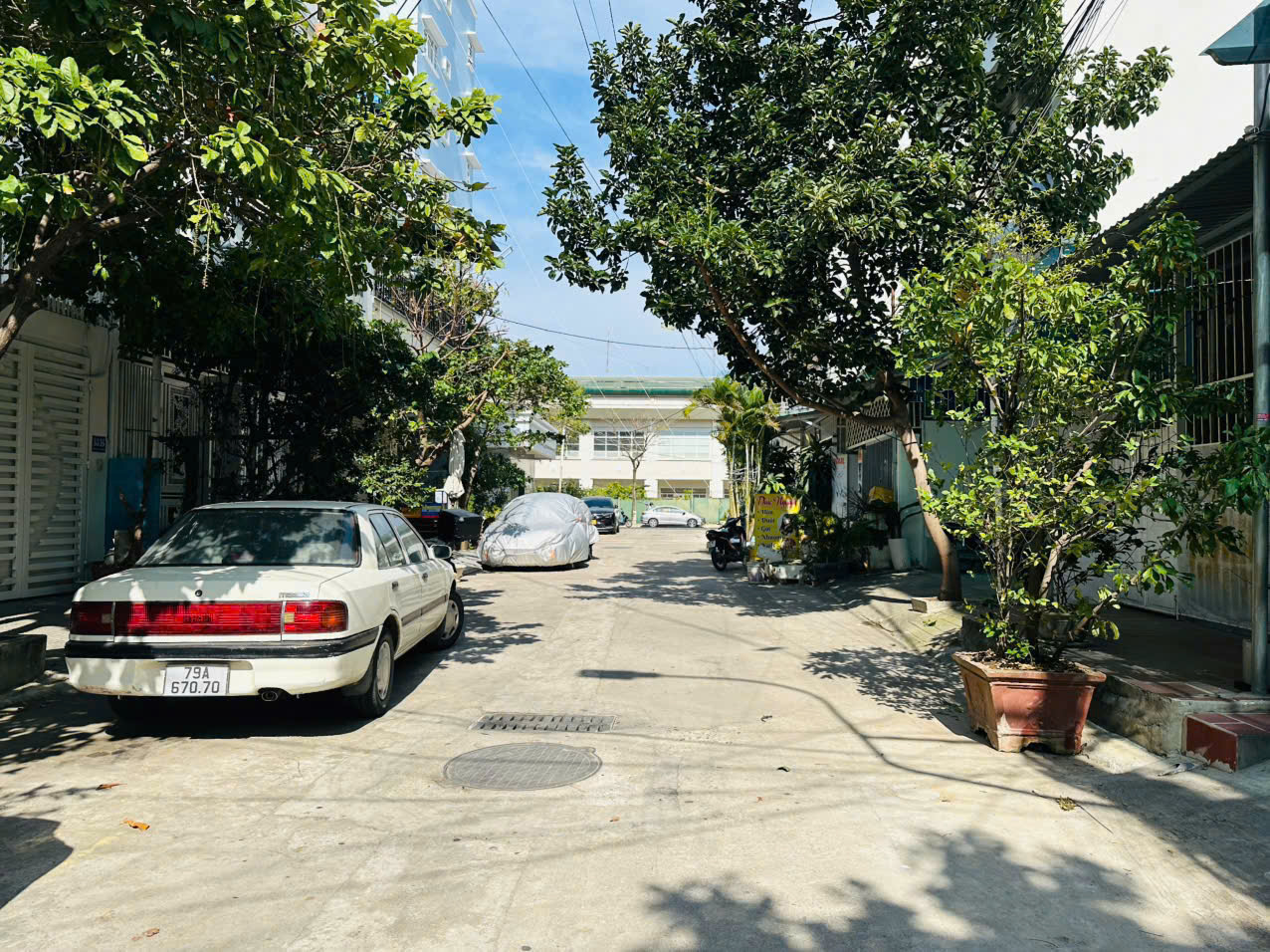 NHÀ GẦN BIỂN ĐƯỜNG D4 THÔNG VỚI ĐƯỜNG LÊ THANH NGHỊ & NGUYỄN LỘ TRẠCH, PHƯỜNG NHA TRANG.