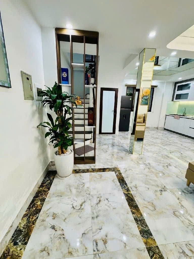 Bán nhà Thạch Bàn 35m 5 tầng hàng xóm Aeon nhỉnh 6 tỷ