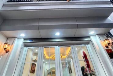 lạc long quân 38m x7 tầng thang máy 13,8 tỷ-ngõ thông,ô tô,full nội thất