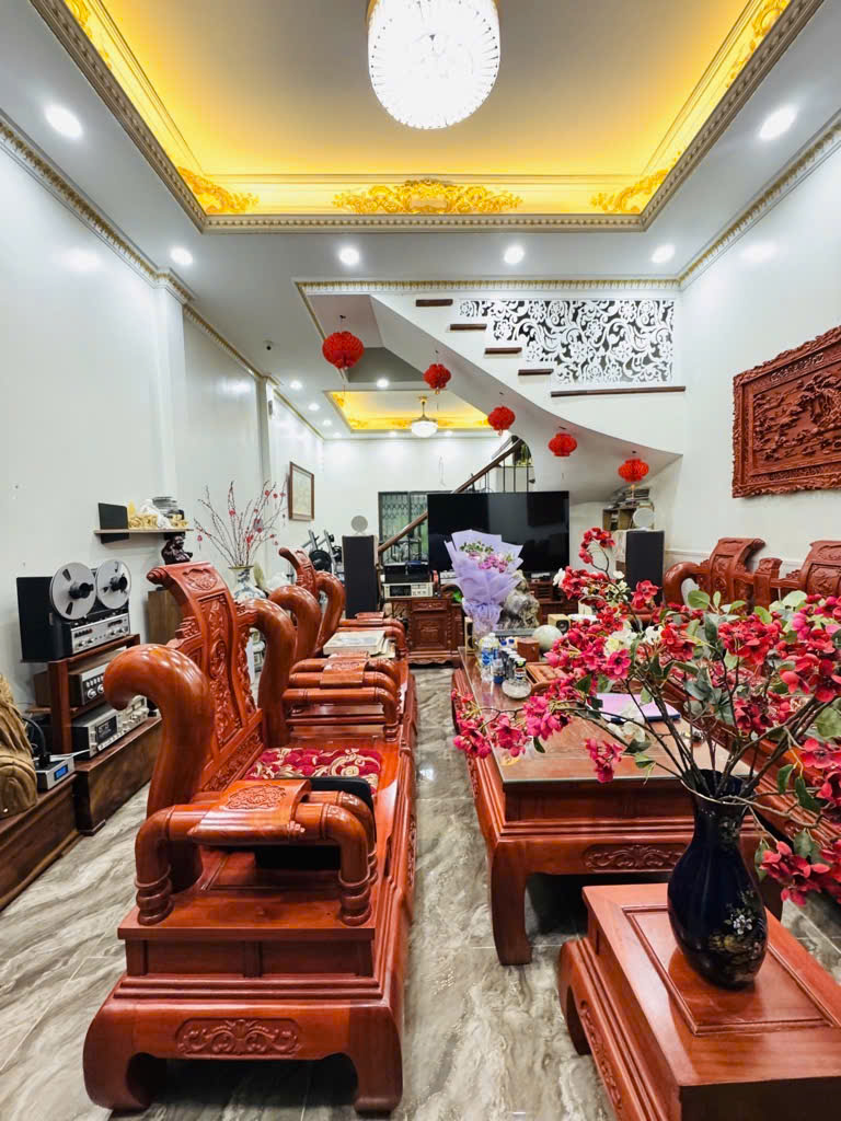 Nhà đẹp sân vườn vô vàn tiện ích cực hot