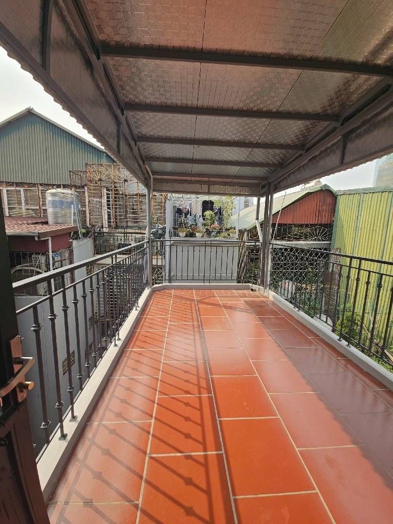 ngọc khánh DT 35m x5 tầng 12,7 tỷ-cách 1 nhà ra phố,full nội thất