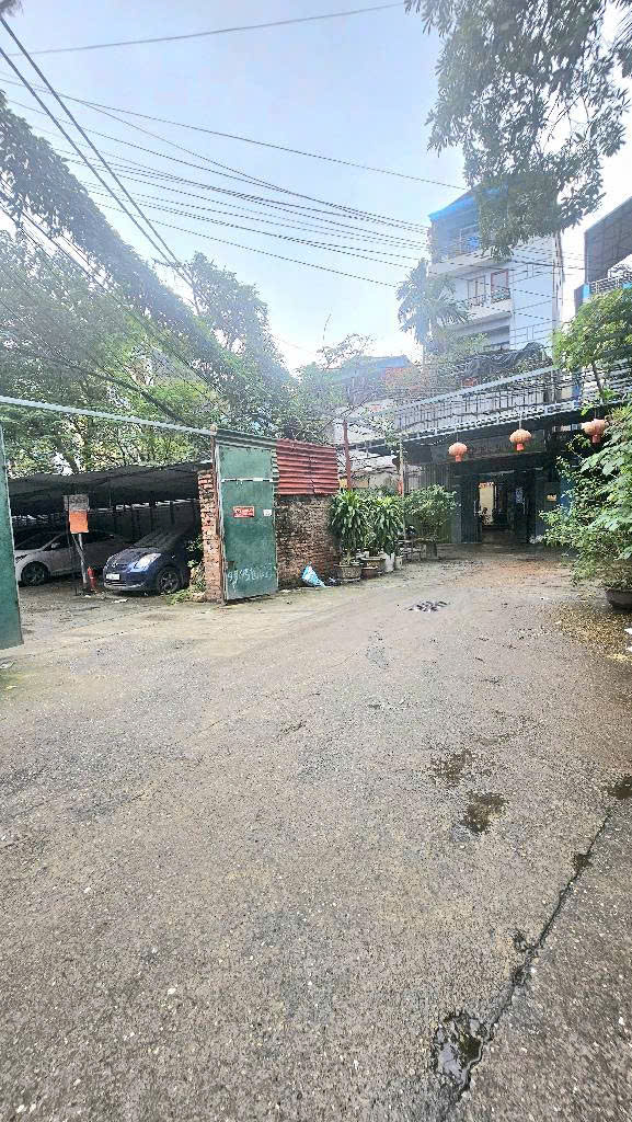 Nhà ngõ thông quy hoạch ra mặt đường gần trường, chợ