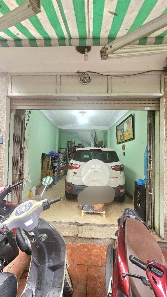 Nhà ngõ thông quy hoạch ra mặt đường gần trường, chợ