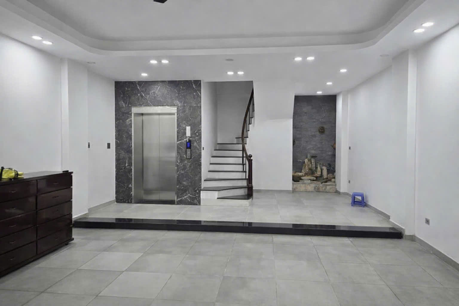 Toà nhà 7 tầng lừng lững phố Tư Đình  DT 63m – MT 6m  Đẹp – Chất – Độc  Chỉ 30,x mầm non tỷ