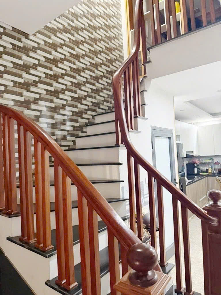 Nhà ngõ thông, kinh doanh, dòng tiền ổn định