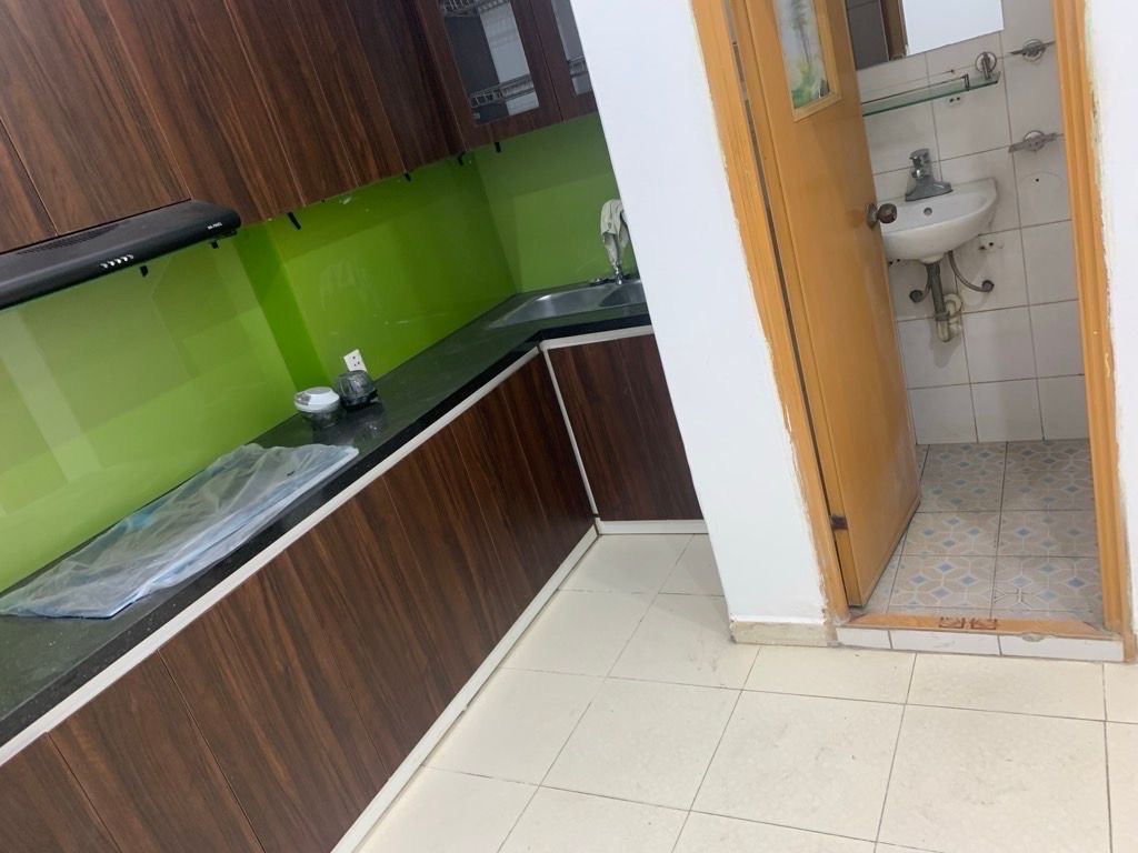 hoàng hoa thám DT 36m giá 6 tỷ,lô góc,dân xây,ngõ thông