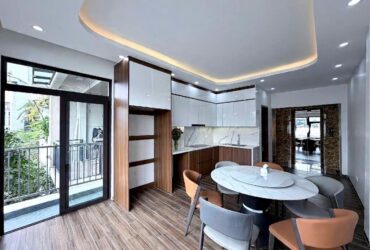 lạc long quân 40m x7 tầng thang máy 17,5 tỷ-10m ra phố,ô tô đỗ cửa