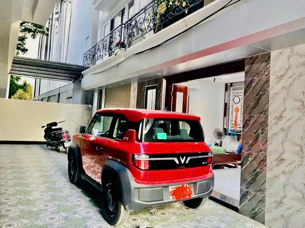 Phố Tân Thuỵ  DT 30m – MT 4,65m  Hàng xóm Vinhomes  Oto vào nhà  Chỉ 7,x tỷ