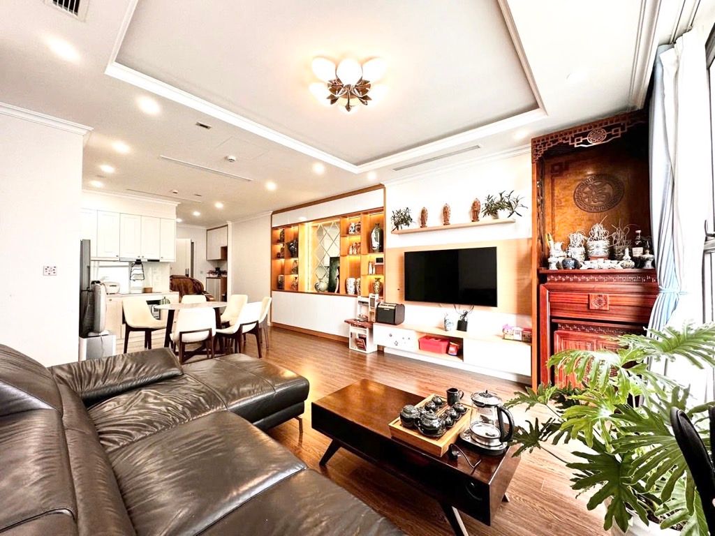 Bán căn hộ tòa R2 Sunshine Riverside Võ Chí Công 90m2 3N2VS giá 10,6 tỷ.