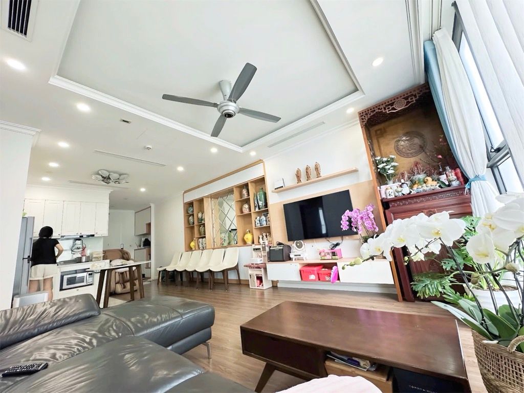 Bán căn hộ tòa R2 Sunshine Riverside Võ Chí Công 90m2 3N2VS giá 10,6 tỷ.