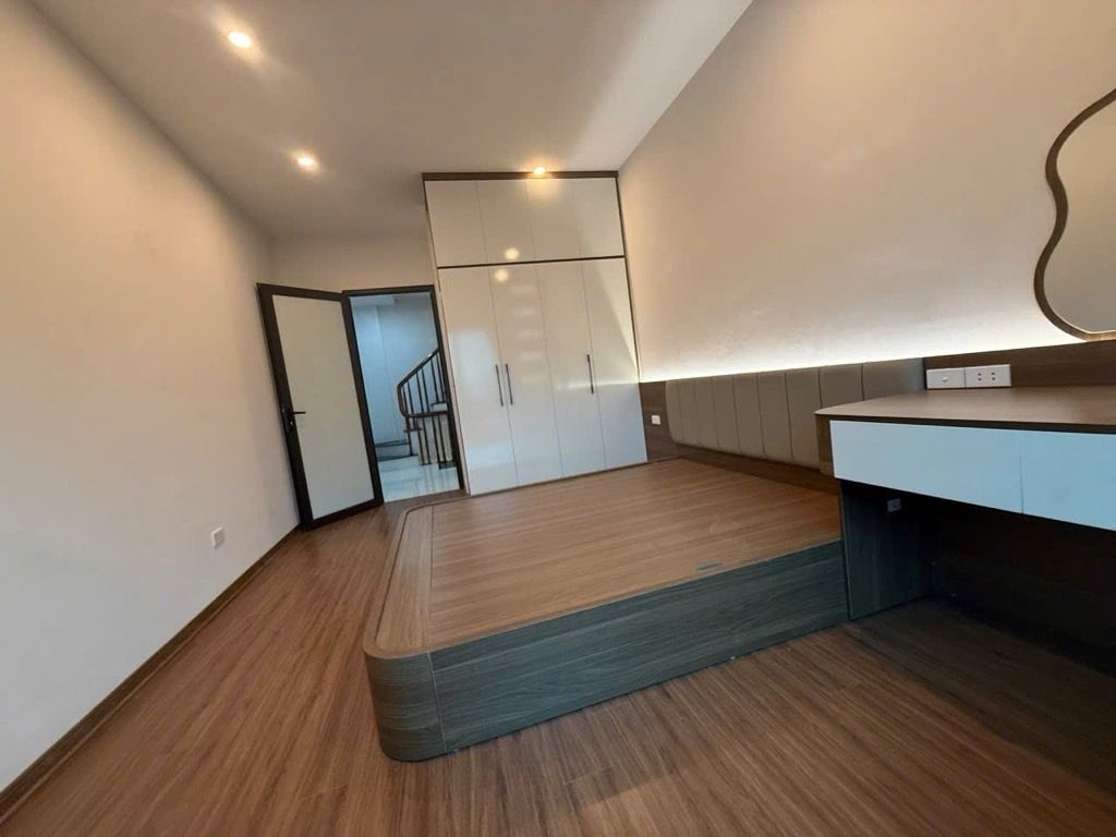 Bán nhà Liên Mạc 5 tầng xây mới ô tô ngõ nông – giáp Thượng Cát – Bắc Từ Liêm – nhỉnh 6 tỷ