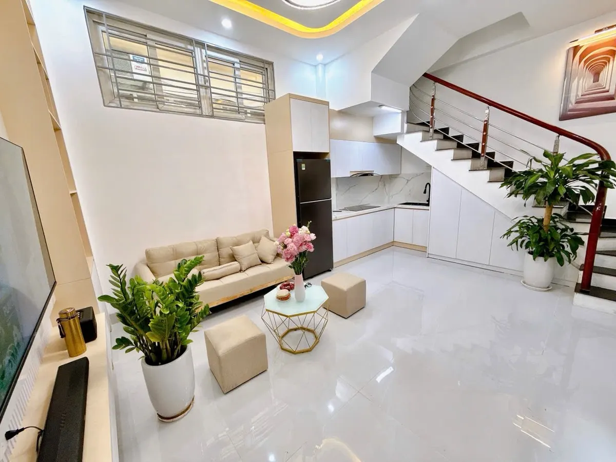 TRUNG TÂM ĐỐNG ĐA –  THÁI THỊNH -HÀNG HIẾM BAY NHANH – XÂY MỚI LIỀN KỀ – NĂM TẦNG KIÊN CỐ – SỔ ĐỎ HOA KHÔI – HÀNG THANH KHOẢN CAO