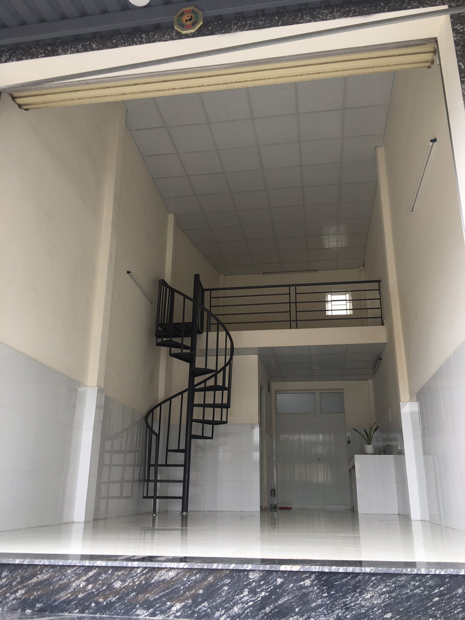 Cho thuê mặt tiền kinh doanh, vị trí đẹp, thích hợp mở tiệm tóc, quầy thuốc tây, phòng giao dịch công ty…tại Dĩ An.