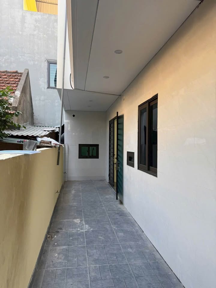 Tài chính dưới 5 tỷ Long Biên có 1 không 2 Bán Nhà mới 32m 4 tầng hơn 4 tỷ