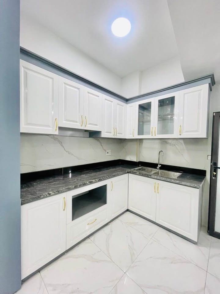 Bán nhà Việt Hưng 30m 5 tầng full nội thất nhỉnh 6 tỷ