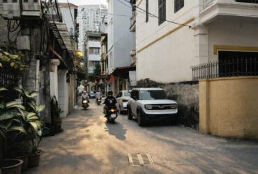 bán nhà Hồng Tiến, 54m x 5 tầng, ngõ thông, full nội thất, ôtô vào nhà