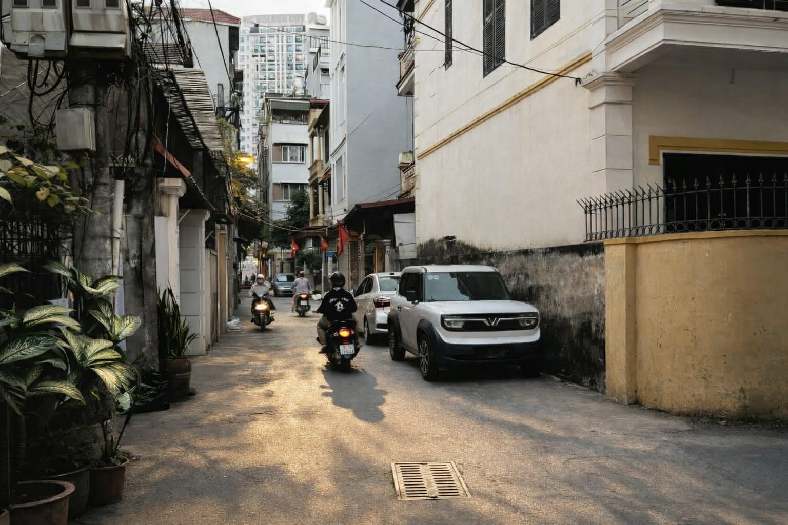 bán nhà Hồng Tiến, 54m x 5 tầng, ngõ thông, full nội thất, ôtô vào nhà