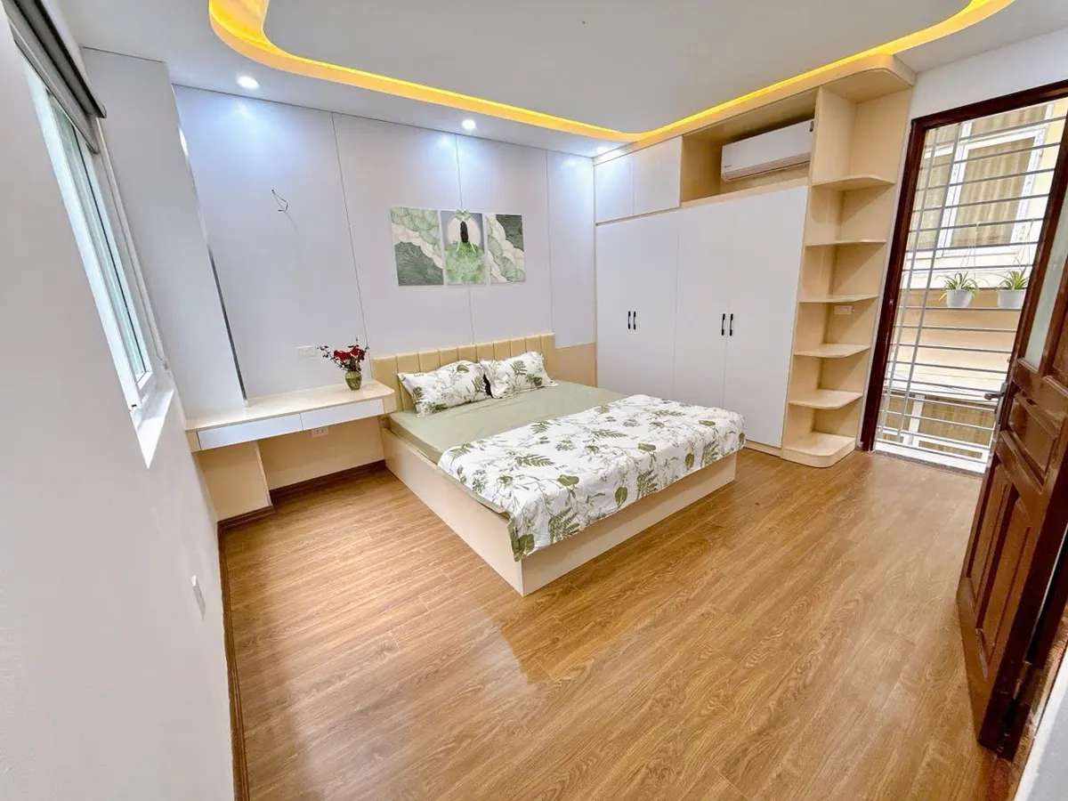 TRUNG TÂM ĐỐNG ĐA –  THÁI THỊNH -HÀNG HIẾM BAY NHANH – XÂY MỚI LIỀN KỀ – NĂM TẦNG KIÊN CỐ – SỔ ĐỎ HOA KHÔI – HÀNG THANH KHOẢN CAO