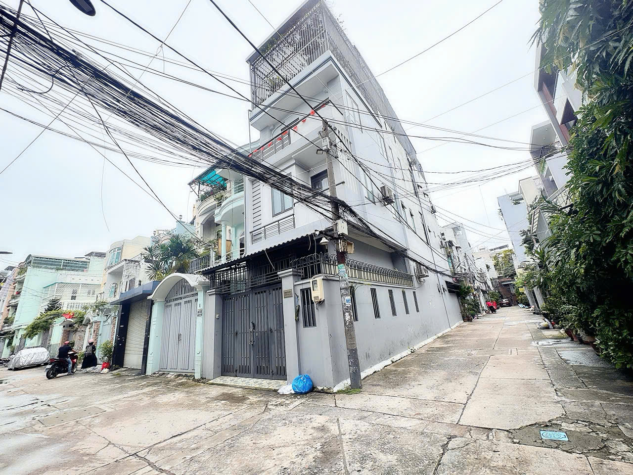 BÁN NHÀ 5 TẦNG – MẶT TIỀN HXH Đ.CÁCH MẠNG THÁNG 8, QUẬN 3 – NGANG HIẾM 5,5M*19M* LIÊN HỆ GIANG GIANG: 093.86.76.685