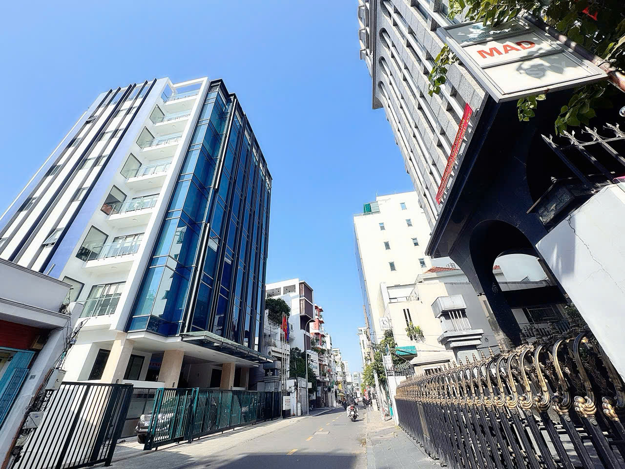 BÁN NHÀ MTKD ĐƯỜNG THẠCH THỊ THANH, TÂN ĐỊNH, QUẬN 1 – DT SIÊU KHỦNG 221M2 – NGANG LỚN 10.5M*25M – PHÙ HỢP XÂY BUILDING VP – CHÍNH CHỦ 0938676685 GIANG GIANG