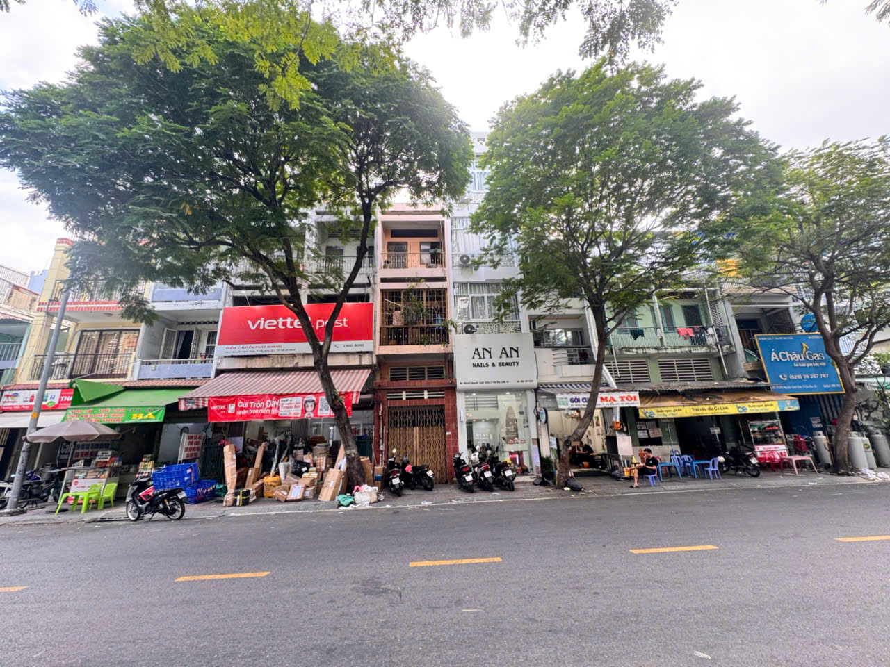 BÁN NHÀ 4 TẦNG MẶT TIỀN KD Đ.NGUYỄN CẢNH CHÂN, QUẬN 1 – SẴN HDT ĐỀU 22TR/TH – NỐI 2 Đ.TRẦN HƯNG ĐẠO & VÕ VĂN KIỆT VỊ TRÍ ĐẸP – 0938676685 GIANG GIANG