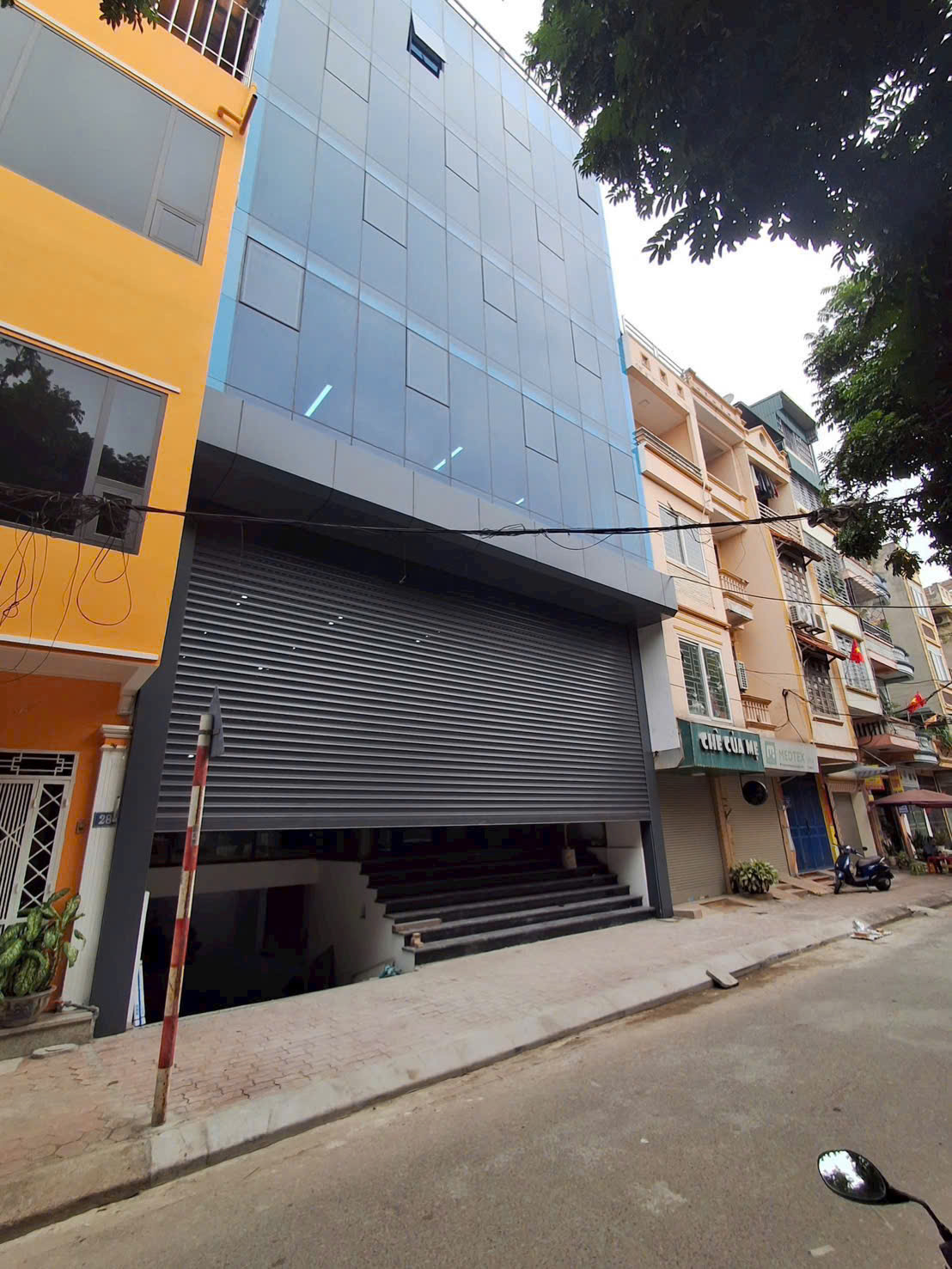 Toà văn phòng VIP  DT 120m – MT 9,5m  8 tầng thang máy  Giá chỉ nhích 49 tỷ