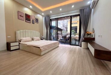 bán nhà ngọc khánh 30m x4 tầng 9,15 tỷ ngõ 3 gác,cách phố 60m,full nội thất