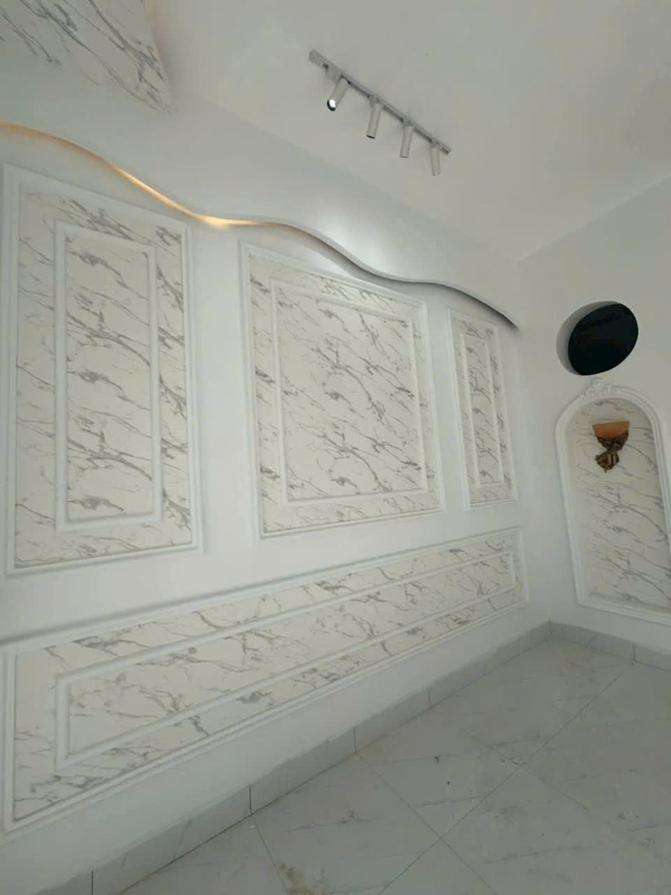 BÁN NHÀ PHỐ 1 TRỆT 1 LẦU – PHONG CÁCH CỔ ĐIỂN – HẺM Ô TÔ – PHƯỜNG TRÀ VINH, TỈNH VĨNH LONG