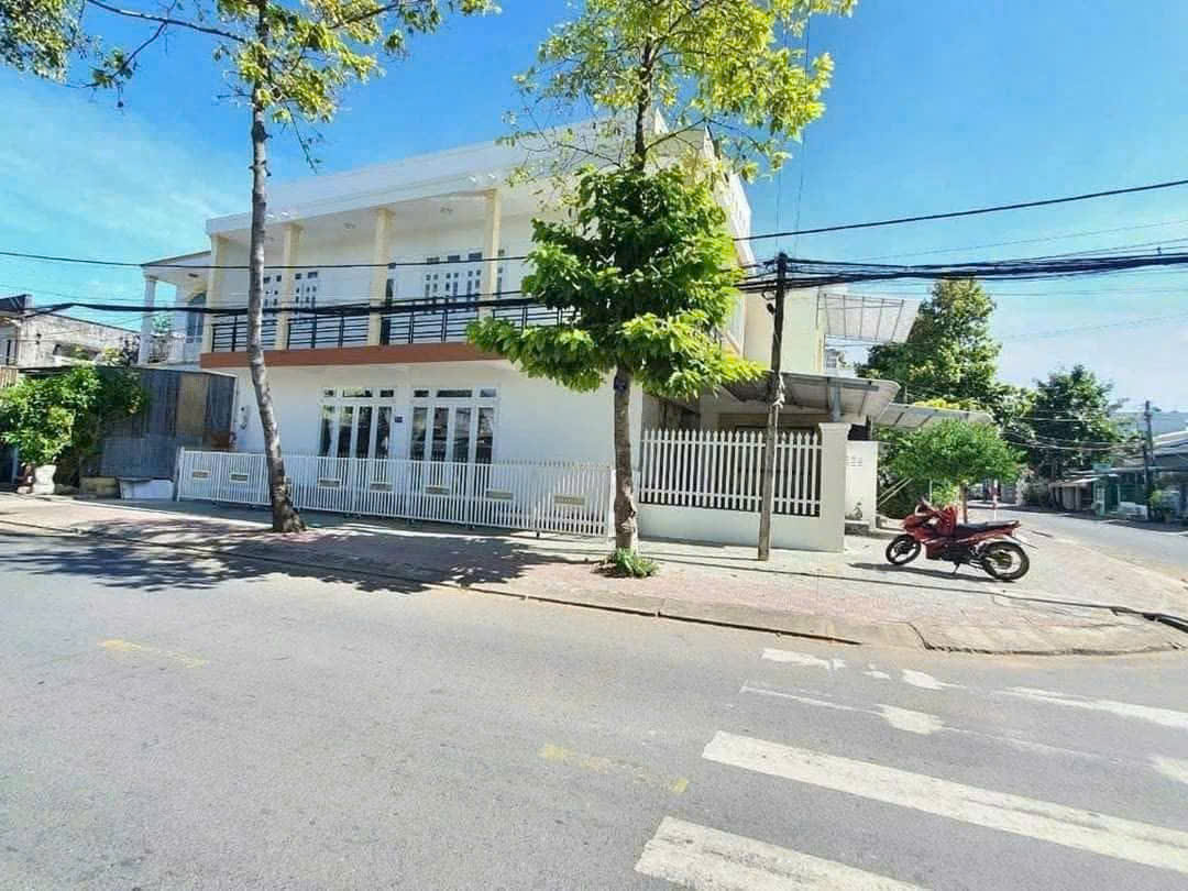 BÁN NHÀ MỚI 1 TRỆT 1 LẦU – 3 MẶT TIỀN – TRUNG TÂM TRÀ VINH