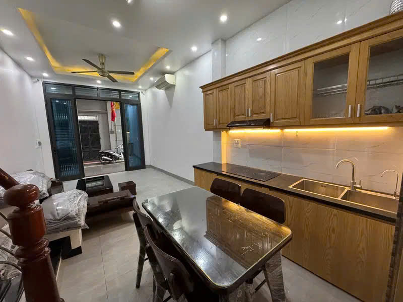 Nhà đẹp phố Đức Giang  DT 30m – MT 3,5m  Phân lô ngõ thông ô tô  Chỉ 7️x t.ỷ