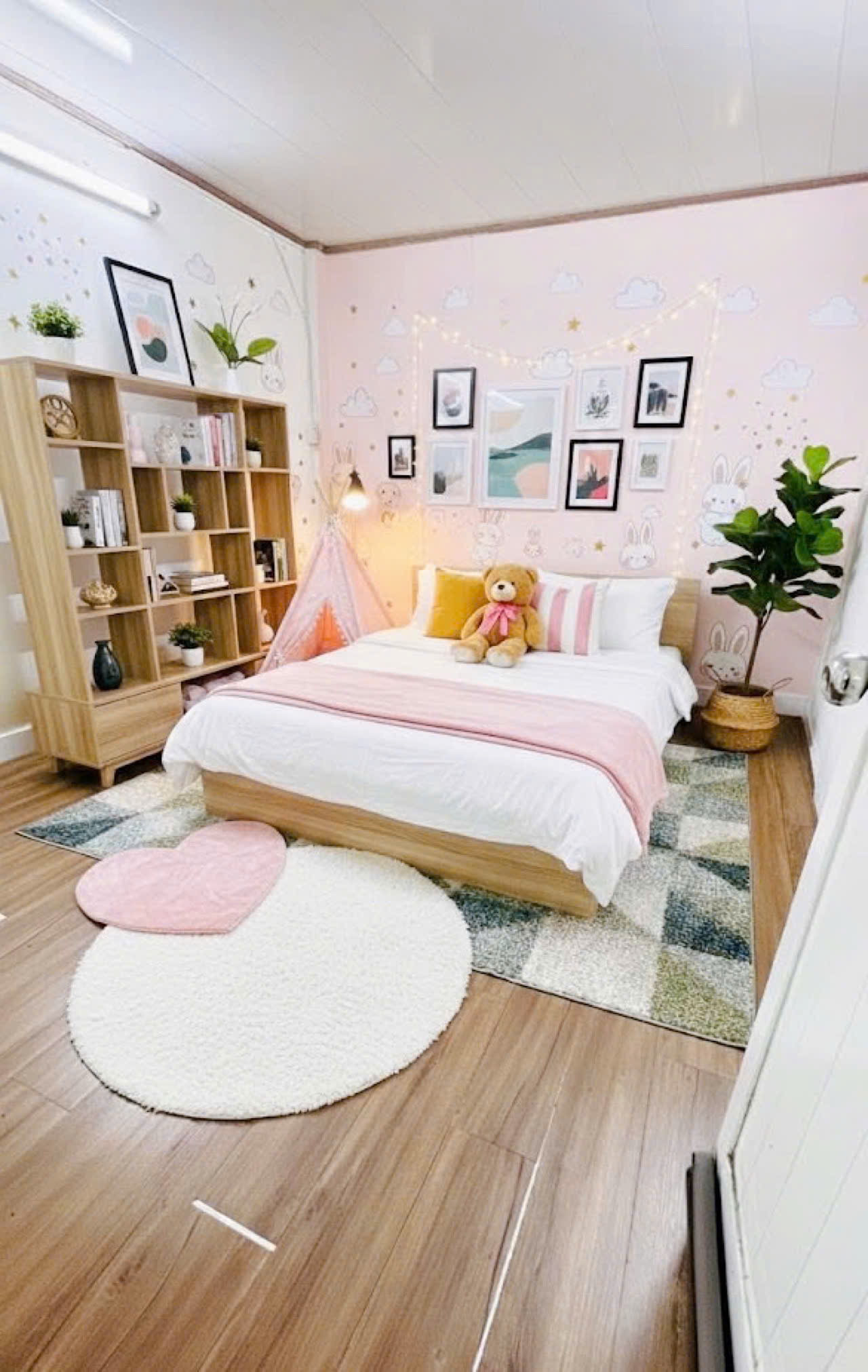 Nhà Cách Mạng Tháng Tám – QUẬN TÂN BÌNH – 6.8 x 7 m (47 m2) – 2 Tầng – 5.3 tỷ