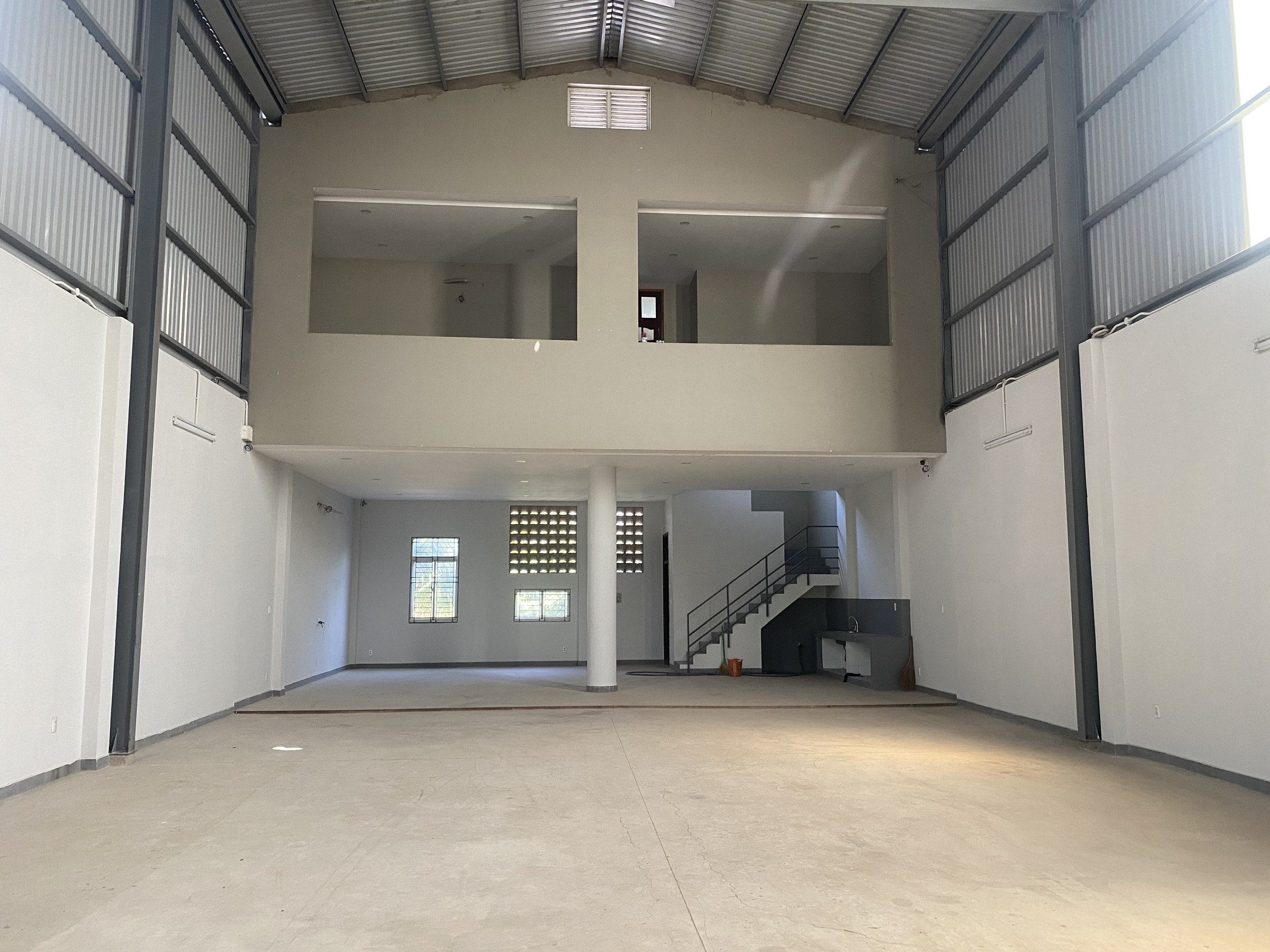 CHO THUÊ NHÀ KHO 300M² – ĐƯỜNG KÊNH ĐÊ BAO
