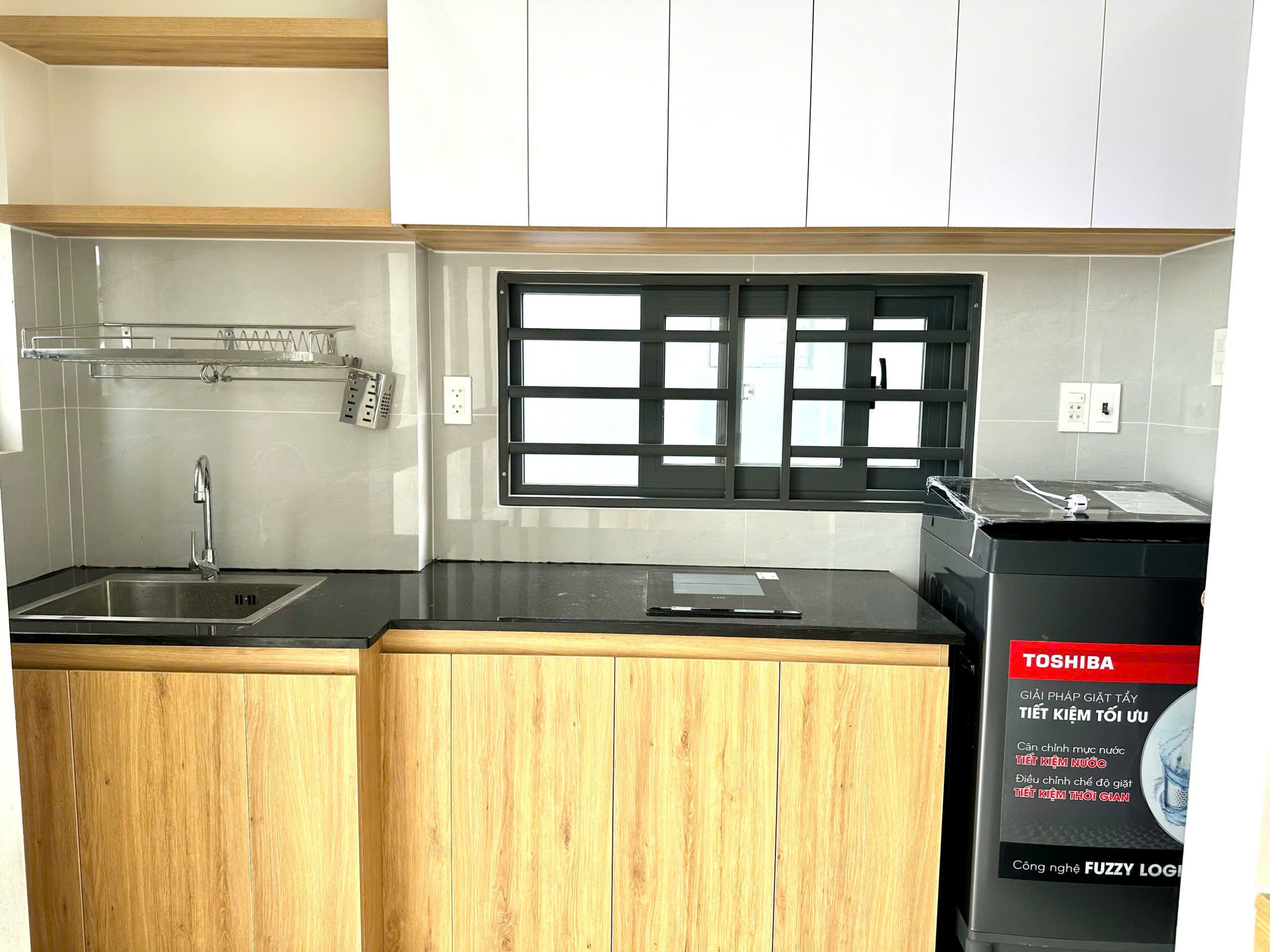 Chính chủ cho thuê căn hộ dt 27m2 khu Hoàng Hoa Thám, phường 13, Quận Tân Bình