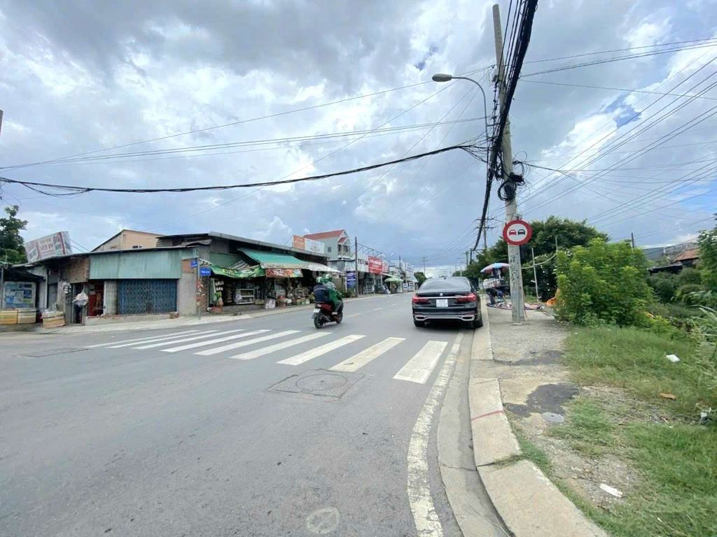 BÁN ĐẤT THỔ CƯ 1 SẸC TỈNH LỘ 15 – CÁCH MẶT TIỀN CHỈ 50M . CÁCH VÀNH ĐAI 3 CHỈ 2KM. GẦN CHỢ HÓC MÔN