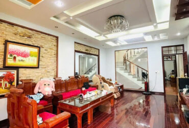 bán nhà mặt phố Lê đại hành – 4 tầng và giá 10,x tỷ, còn mới kinh daonh và ở tốt, gần ngã 4 lê quý đôn công viên kì bá